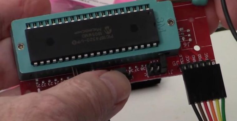 How to Use PICKit 3 with MPLAB IPE to Program PIC18F4520 Chip (1)