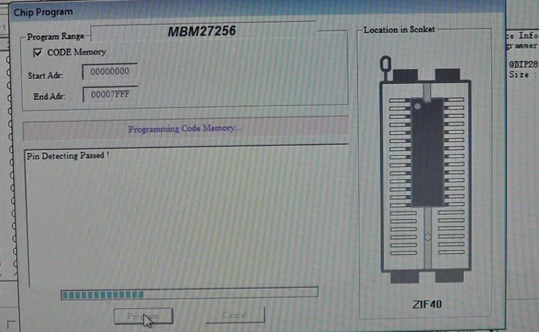 FUJITSU MBM27256 Chip Programming by TL866 II Programmer (5)