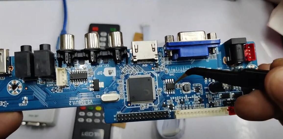 RT809F Program VS T56U11.2 TV Motherboard by VAG Cable (1)